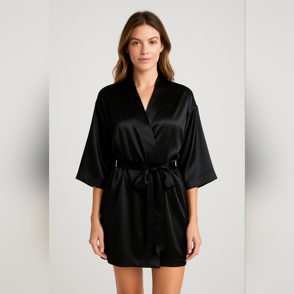 Victoria's Secret Black Silky Robe Short Black Wrap Belt One Size Dressing Gown - Picture 1 of 7